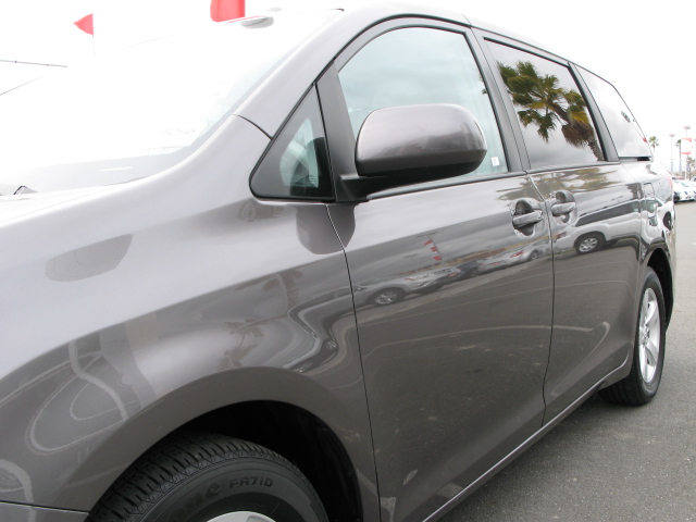 Toyota Sienna SLE --z71 Pkg Unspecified