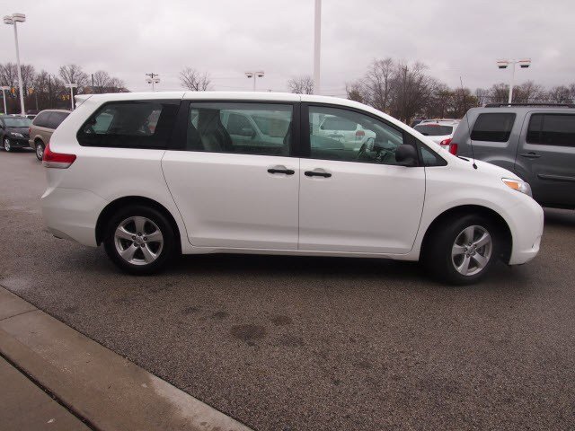 Toyota Sienna Base Unspecified