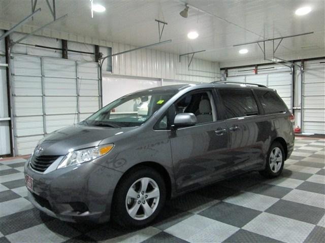 Toyota Sienna SLE --z71 Pkg Unspecified