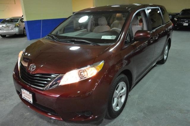 Toyota Sienna SLE --z71 Pkg Unspecified