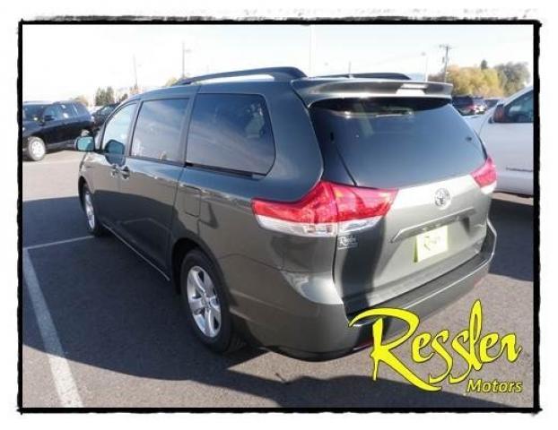 Toyota Sienna X MiniVan