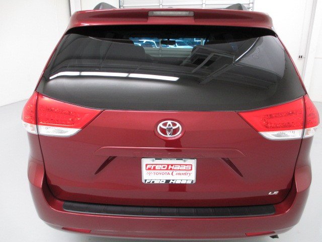 Toyota Sienna 2012 photo 1