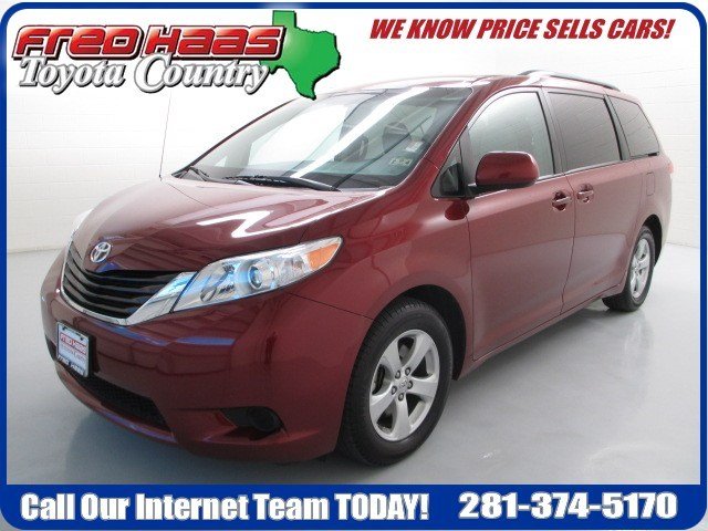 Toyota Sienna 2012 photo 4