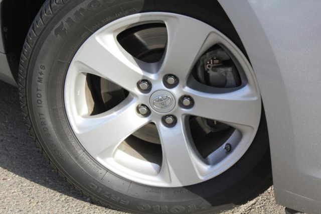 Toyota Sienna 2012 photo 2