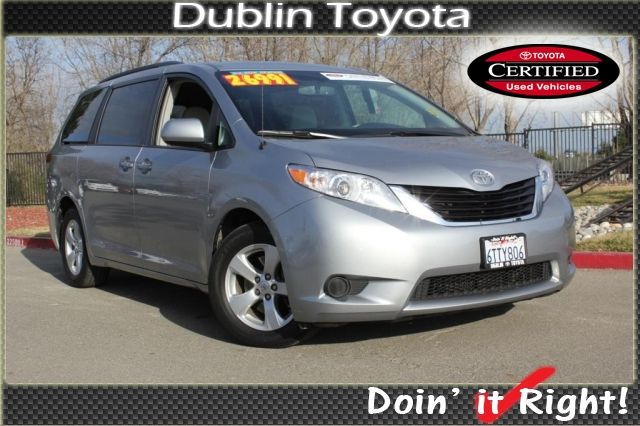 Toyota Sienna 2012 photo 5