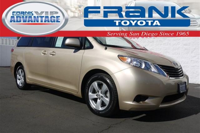 Toyota Sienna 2012 photo 2