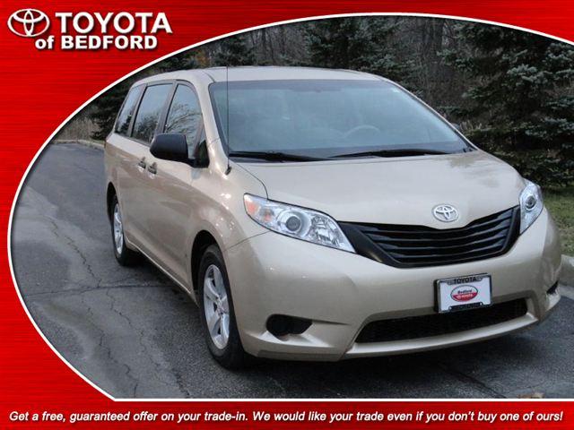 Toyota Sienna 2DR 102 WB XLT MiniVan