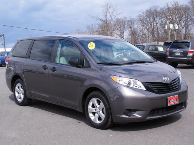 Toyota Sienna 2012 photo 4