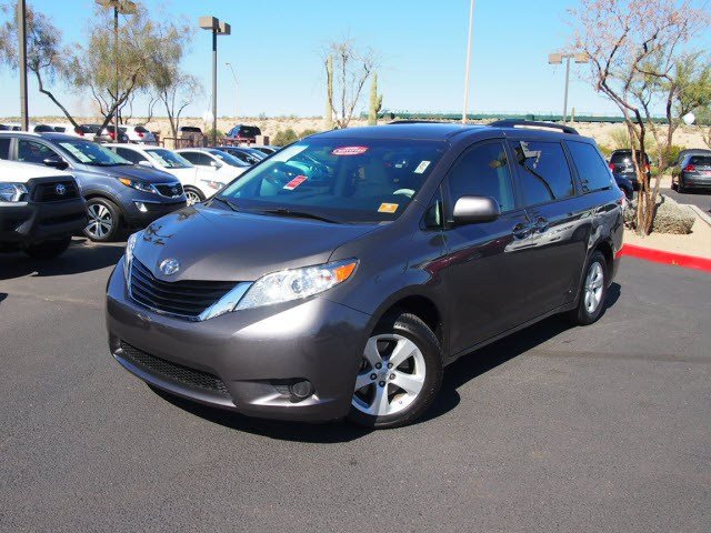Toyota Sienna 2012 photo 5
