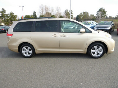 Toyota Sienna SLE --z71 Pkg Unspecified