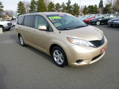Toyota Sienna 2012 photo 4