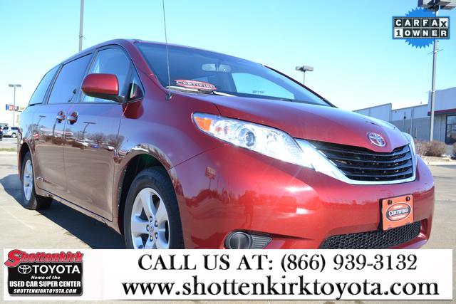 Toyota Sienna 2012 photo 5