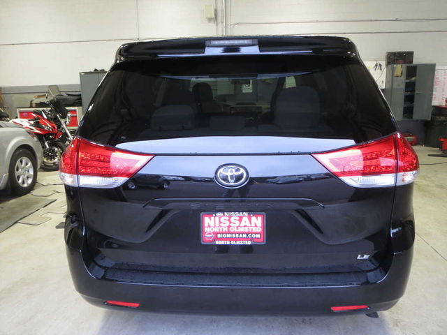 Toyota Sienna SLE --z71 Pkg Unspecified