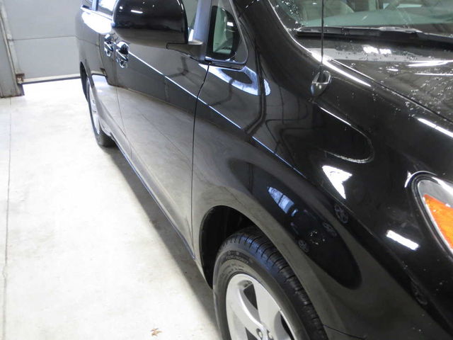 Toyota Sienna 2012 photo 5