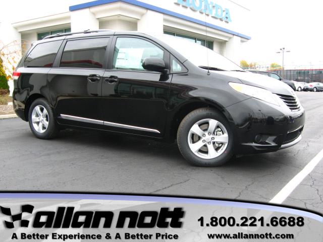 Toyota Sienna Eddie Bauer 5.4L 4WD MiniVan