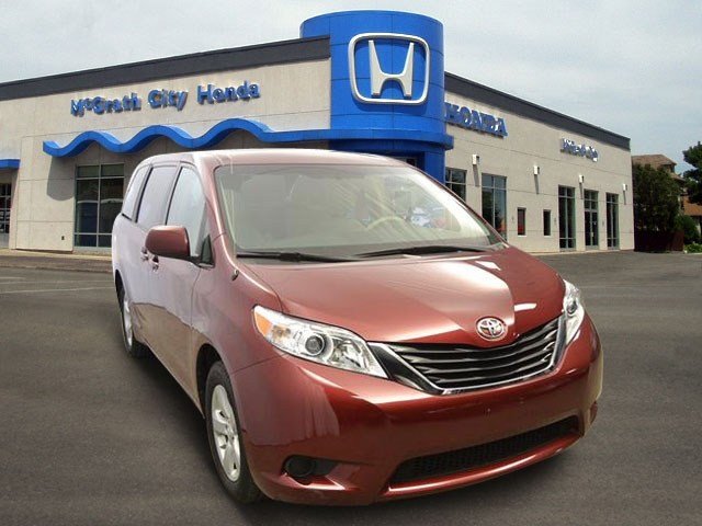 Toyota Sienna 2012 photo 1