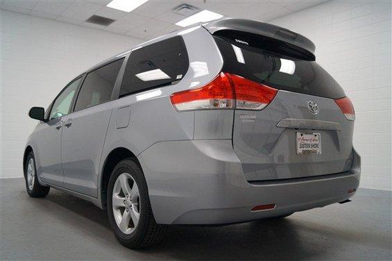 Toyota Sienna 2012 photo 4
