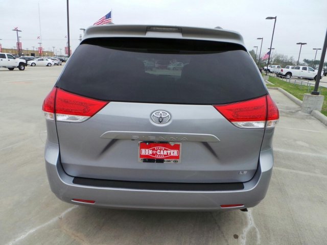 Toyota Sienna SLE --z71 Pkg Unspecified