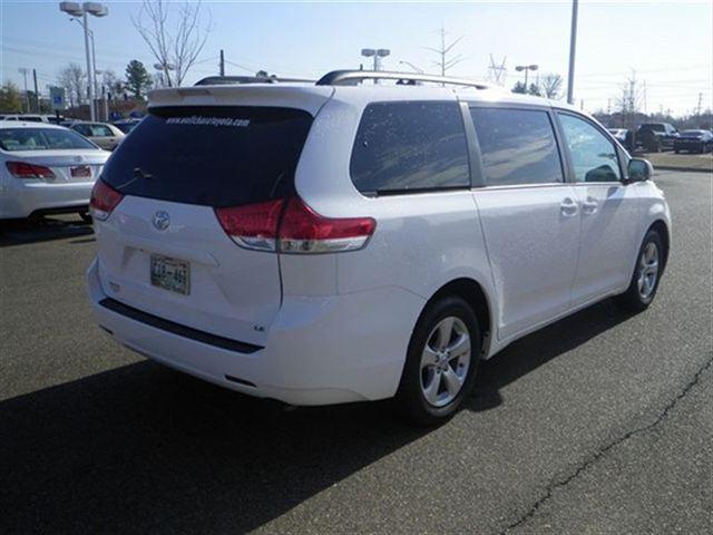Toyota Sienna 2012 photo 4