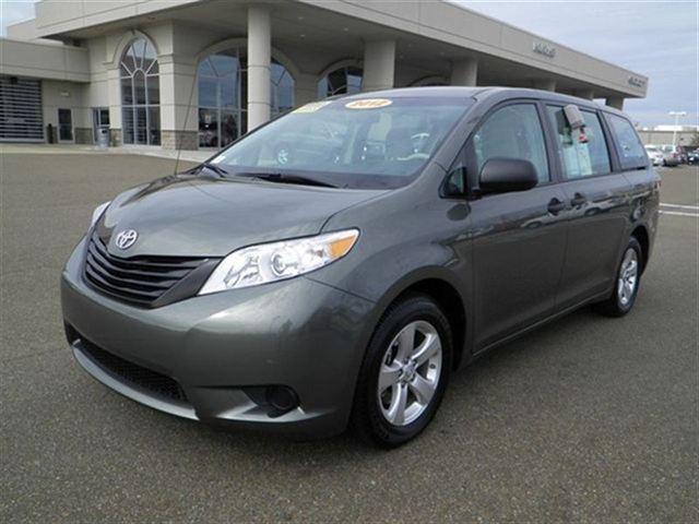 Toyota Sienna 2012 photo 1