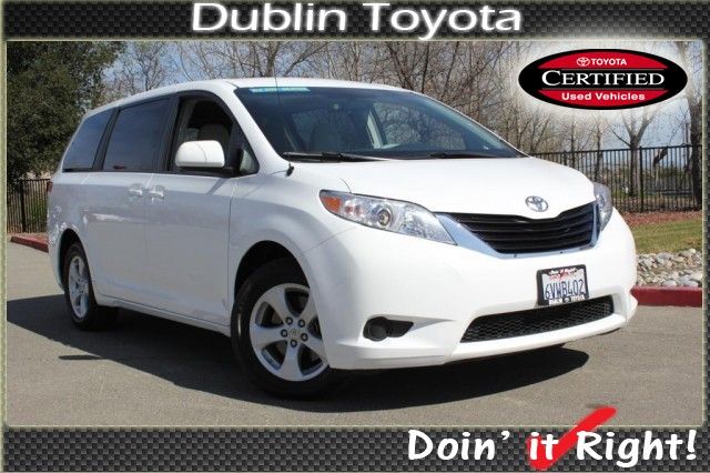 Toyota Sienna 2012 photo 1