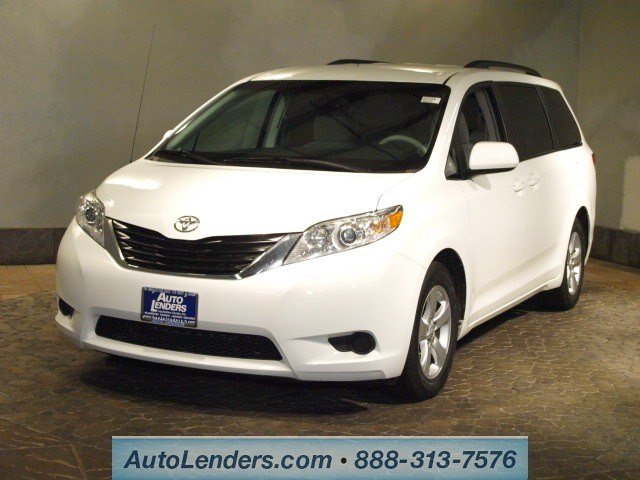 Toyota Sienna 2012 photo 3