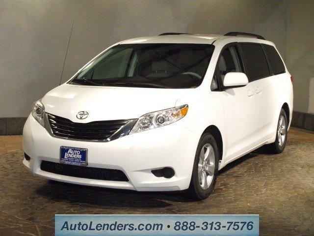 Toyota Sienna 2012 photo 3