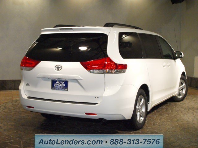 Toyota Sienna 2012 photo 4