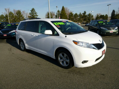 Toyota Sienna SLE --z71 Pkg Unspecified