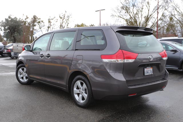 Toyota Sienna SLE --z71 Pkg Unspecified