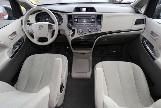 Toyota Sienna 2012 photo 5