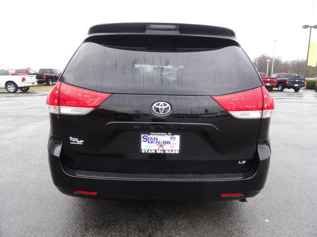 Toyota Sienna 2012 photo 1