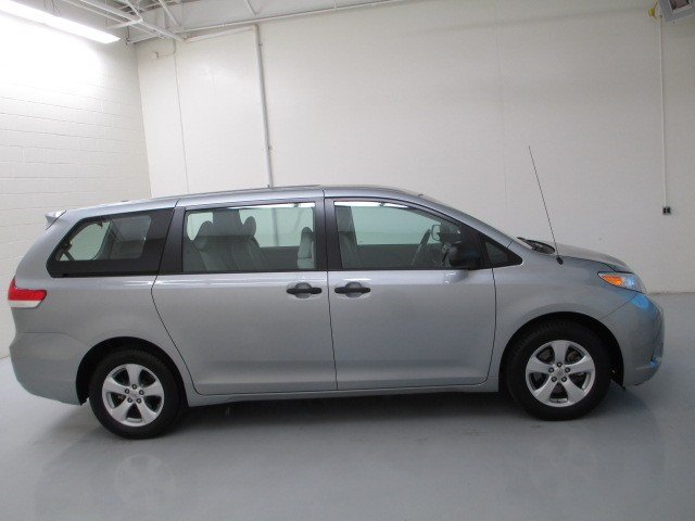 Toyota Sienna SLE --z71 Pkg Unspecified