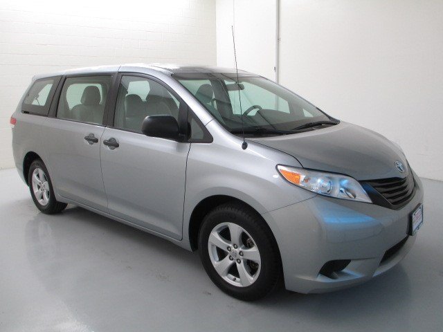 Toyota Sienna 2012 photo 4