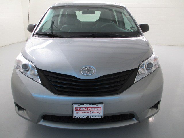 Toyota Sienna 2012 photo 5