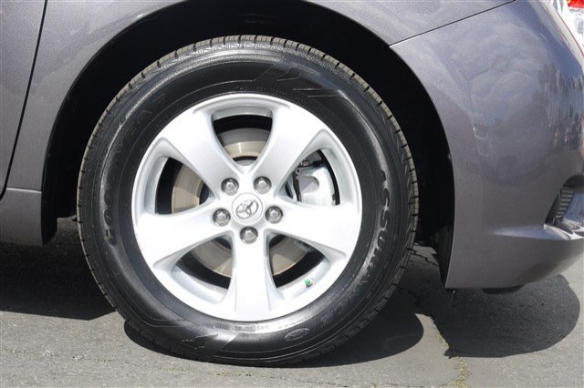 Toyota Sienna 2012 photo 1