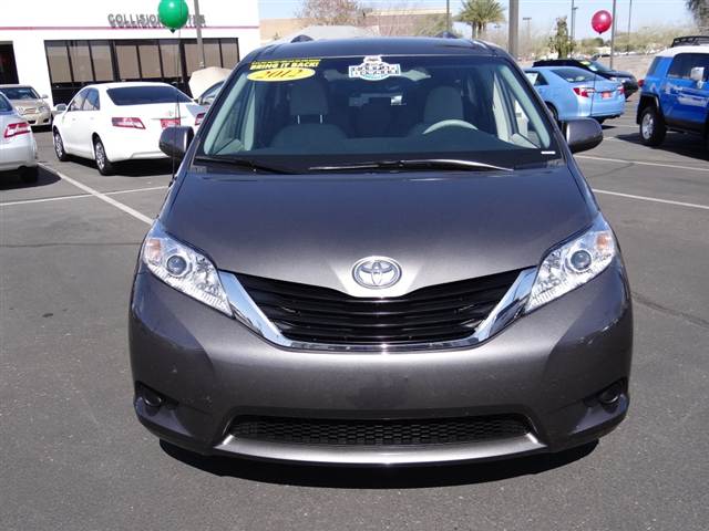 Toyota Sienna SLE --z71 Pkg Unspecified