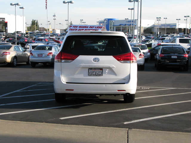 Toyota Sienna 2012 photo 5