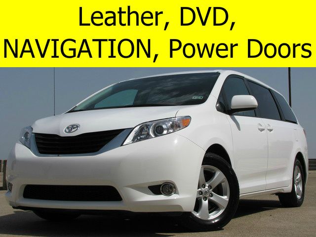 Toyota Sienna 2012 photo 1