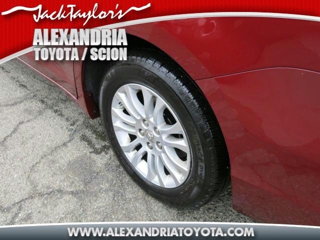 Toyota Sienna 2012 photo 2