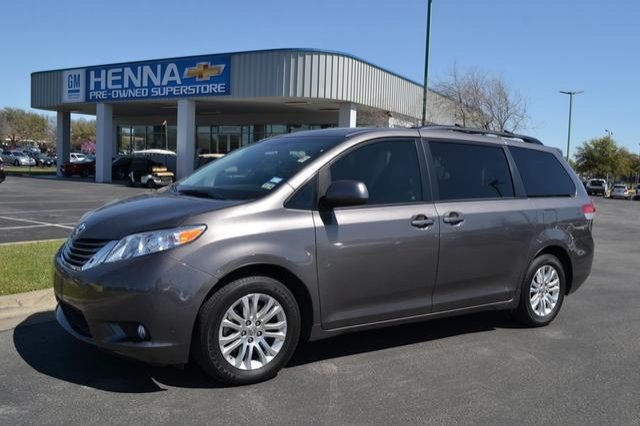 Toyota Sienna 2012 photo 5