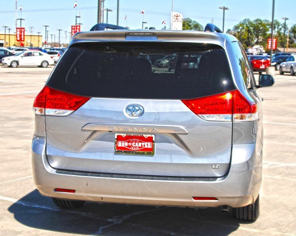 Toyota Sienna SLE --z71 Pkg Unspecified
