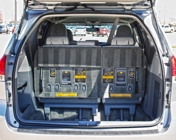 Toyota Sienna 2012 photo 1