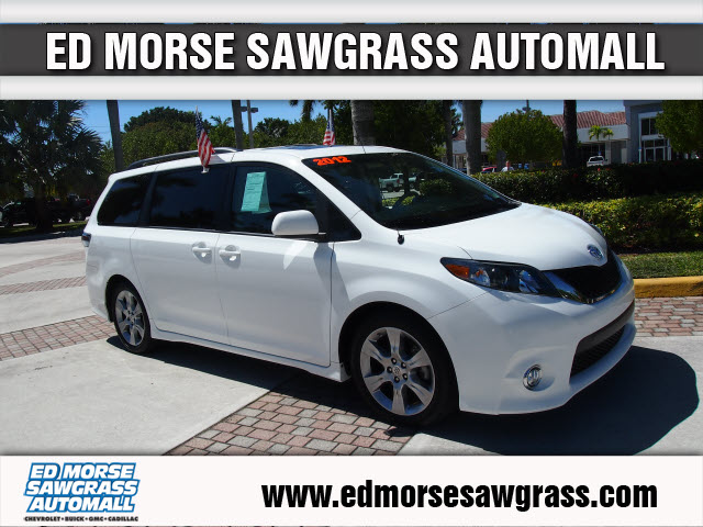 Toyota Sienna 2012 photo 1