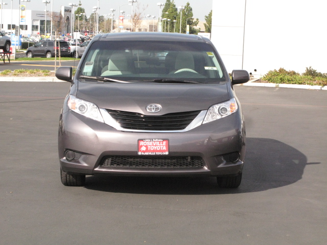 Toyota Sienna SLE --z71 Pkg Unspecified