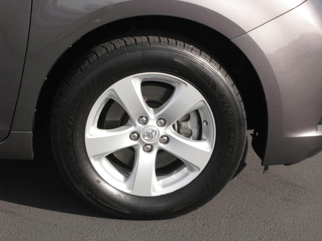 Toyota Sienna 2012 photo 3