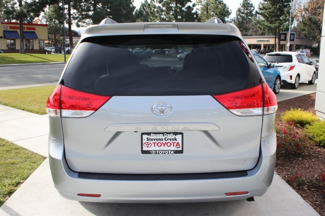 Toyota Sienna SLE --z71 Pkg Unspecified