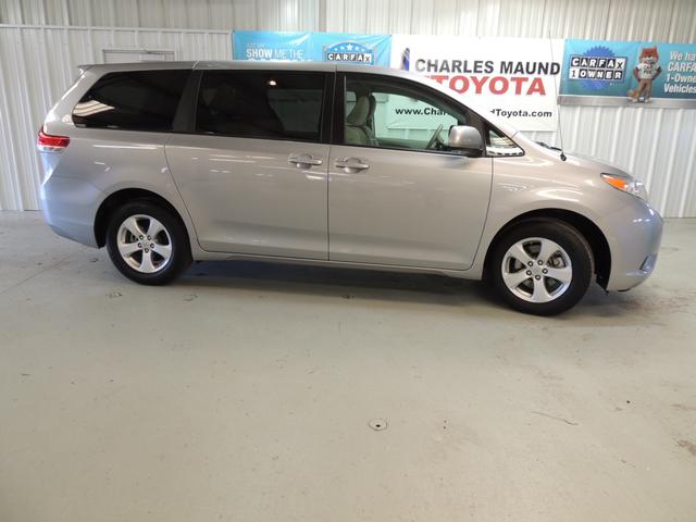 Toyota Sienna 2012 photo 1