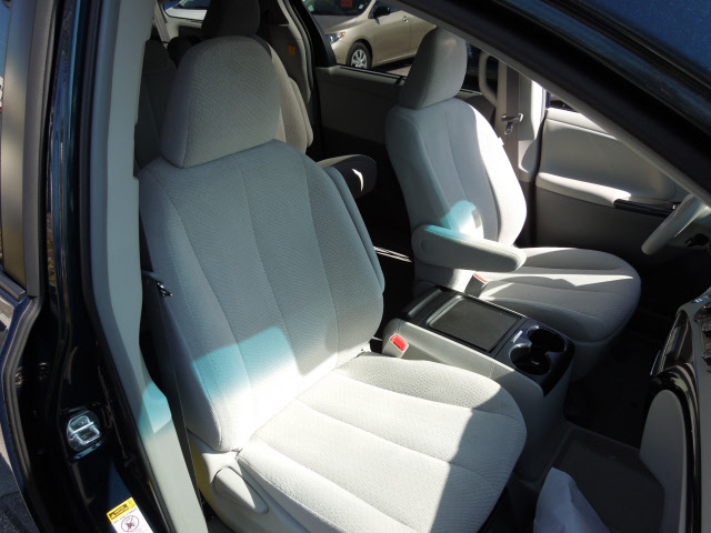 Toyota Sienna SLE --z71 Pkg Unspecified