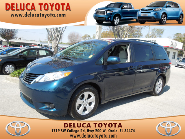 Toyota Sienna 2012 photo 4